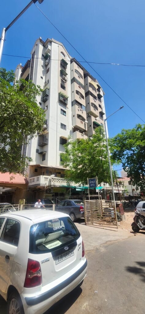 flat for sale in Vastrapur